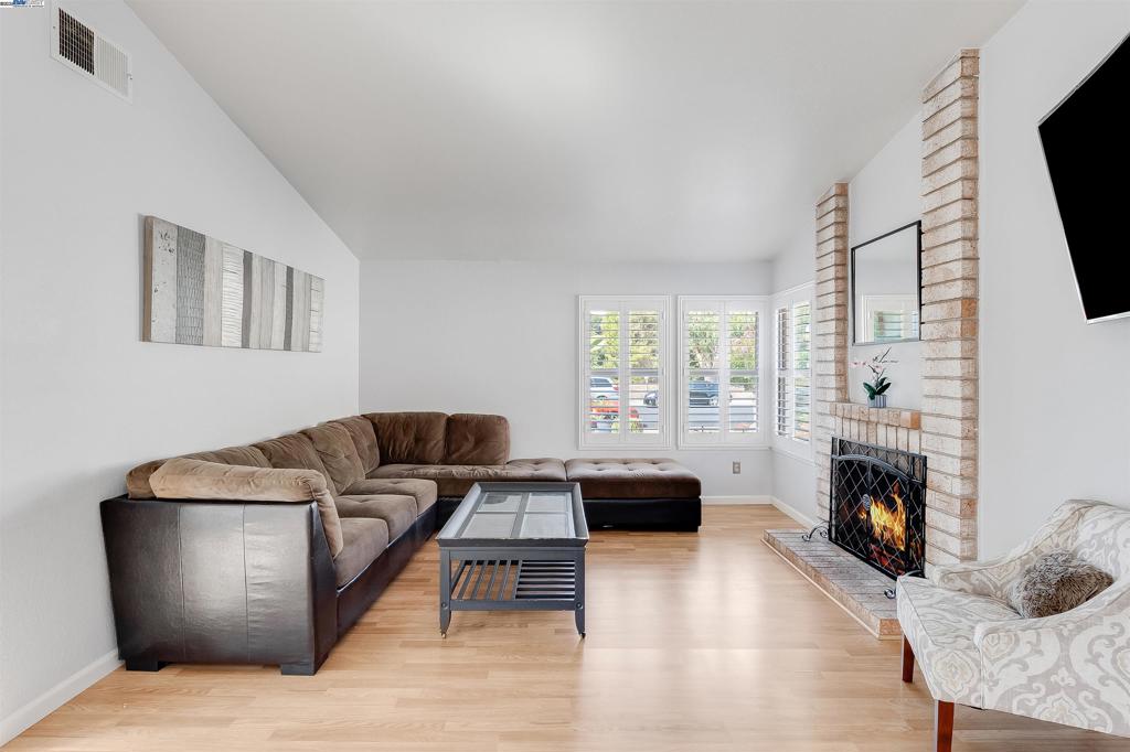 VIEWPOINTE - Residential