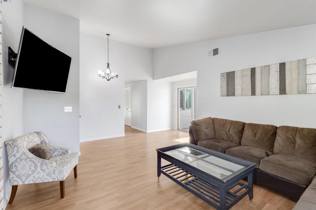 VIEWPOINTE - Residential