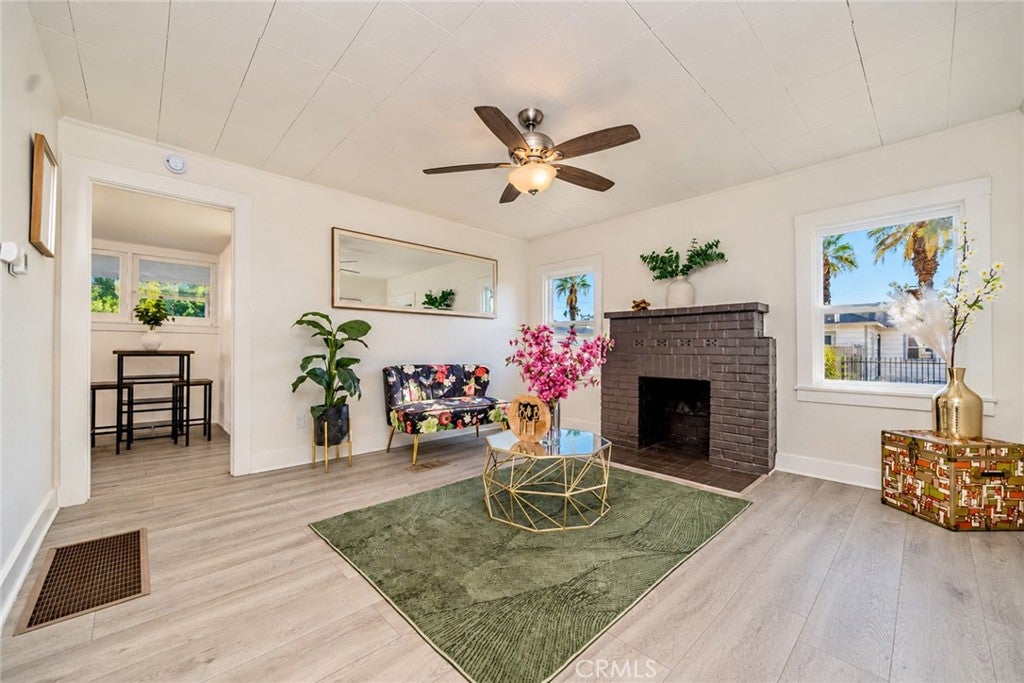 5908 Grand