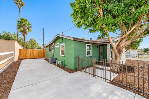 Photo of 5908 Grand AVE, Riverside, CA 92504 (MLS # IV26218235)