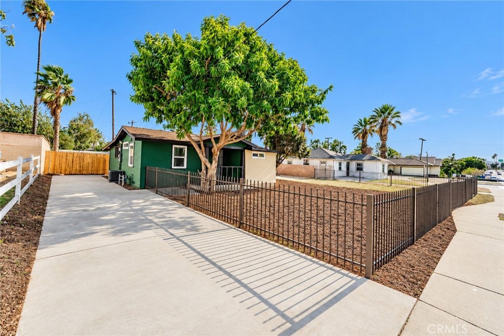 5908 Grand