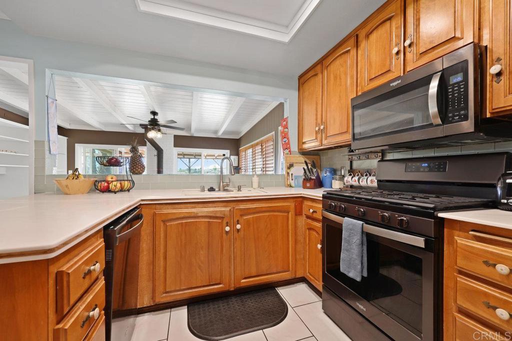 7001 Lemonwood Ln