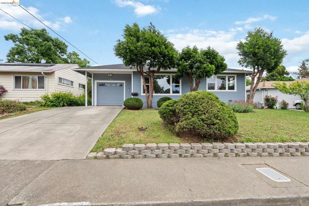 Photo of 1024 Atherton St St, Vallejo, CA 94590 (MLS # 41131179)