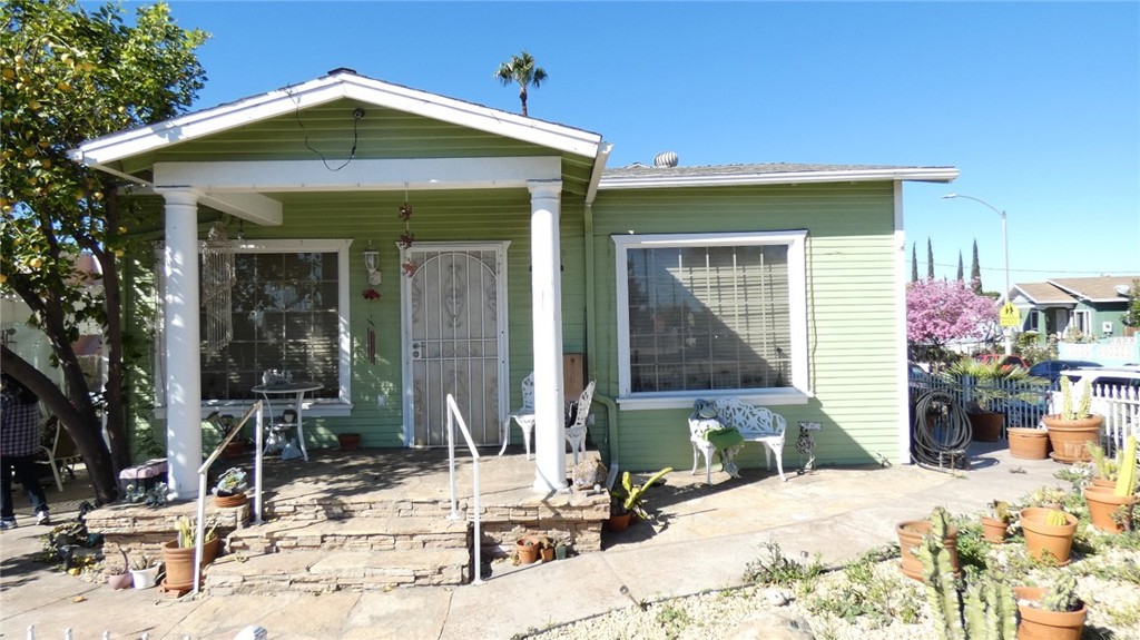 Trust Sale. Three units: a separate house, a one bedroom and a studio without a kitchen. Drive By Only. Write Subject to Interior Inspection. Assessor's shows as a Duplex. The Home and one of the units currently have occupants that the new buyer will have to either evict, relocate or negotiate with after the close of escrow. Interior access is not guaranteed prior to the close of escrow for all units therefore cash offers only. Great opportunity for the sophisticated investor.