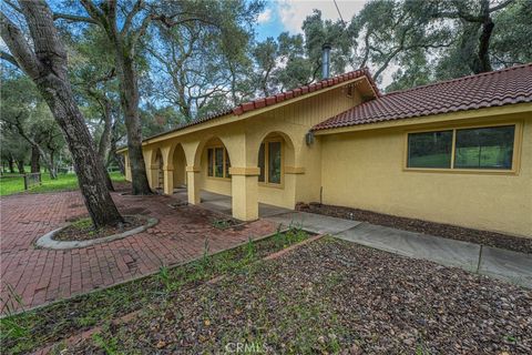 Photo of 5670 Venado Ave, Atascadero, CA 93422 (MLS # SC25214788)