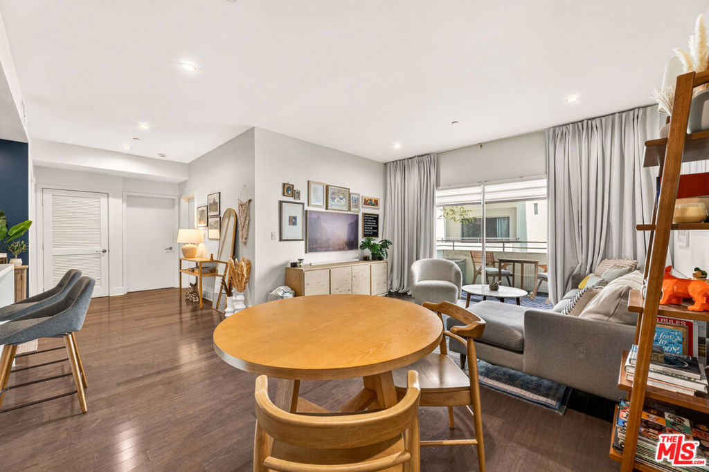 1700 Sawtelle Boulevard 208