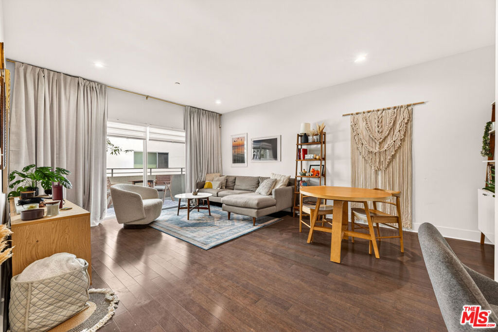 1700 Sawtelle Boulevard 208