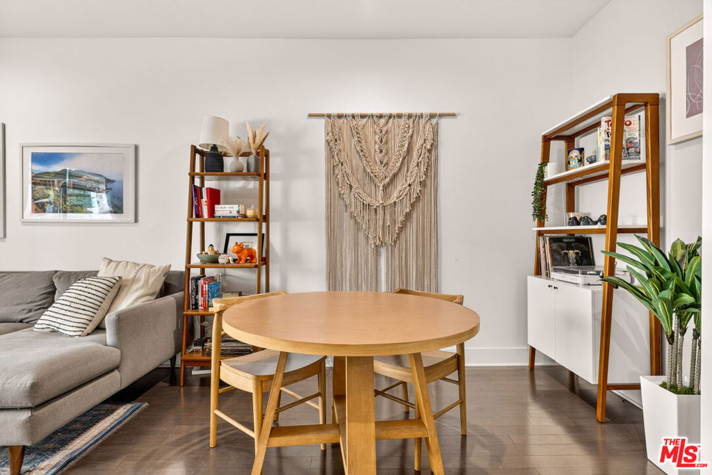 1700 Sawtelle Boulevard 208