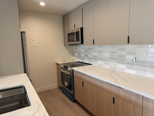 2501 W sunflower F12