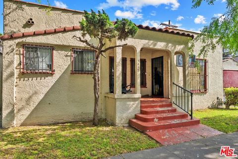 Photo of 5415 Westhaven Street, Los Angeles, CA 90016 (MLS # 26670065)