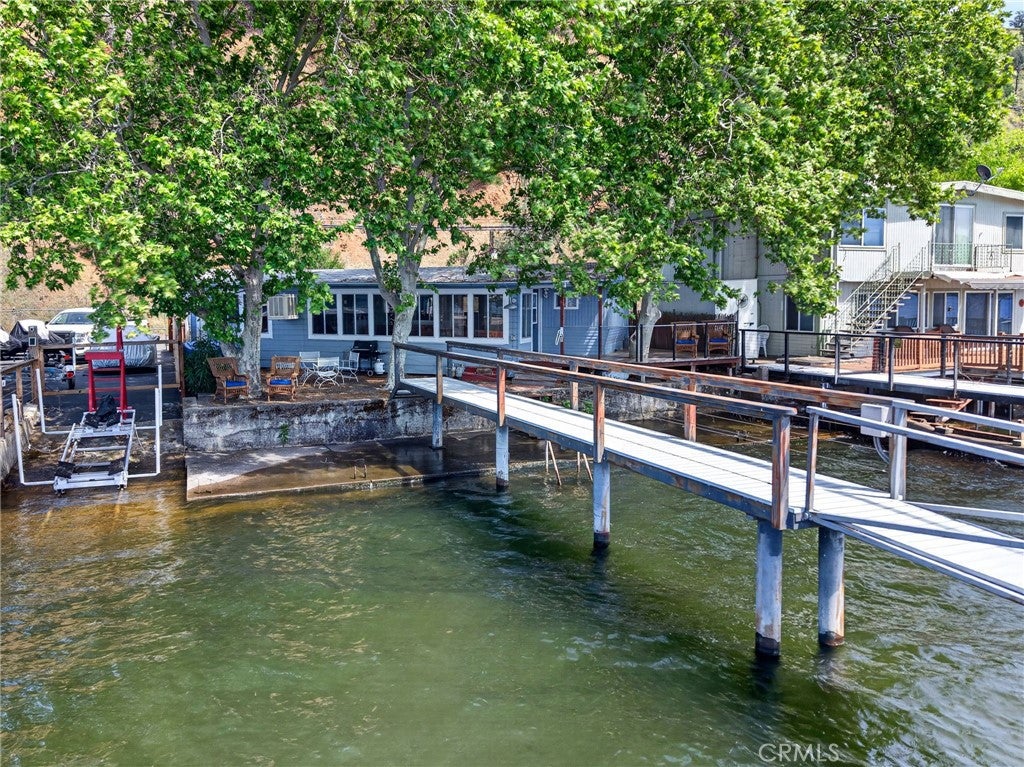 11421 Lakeshore