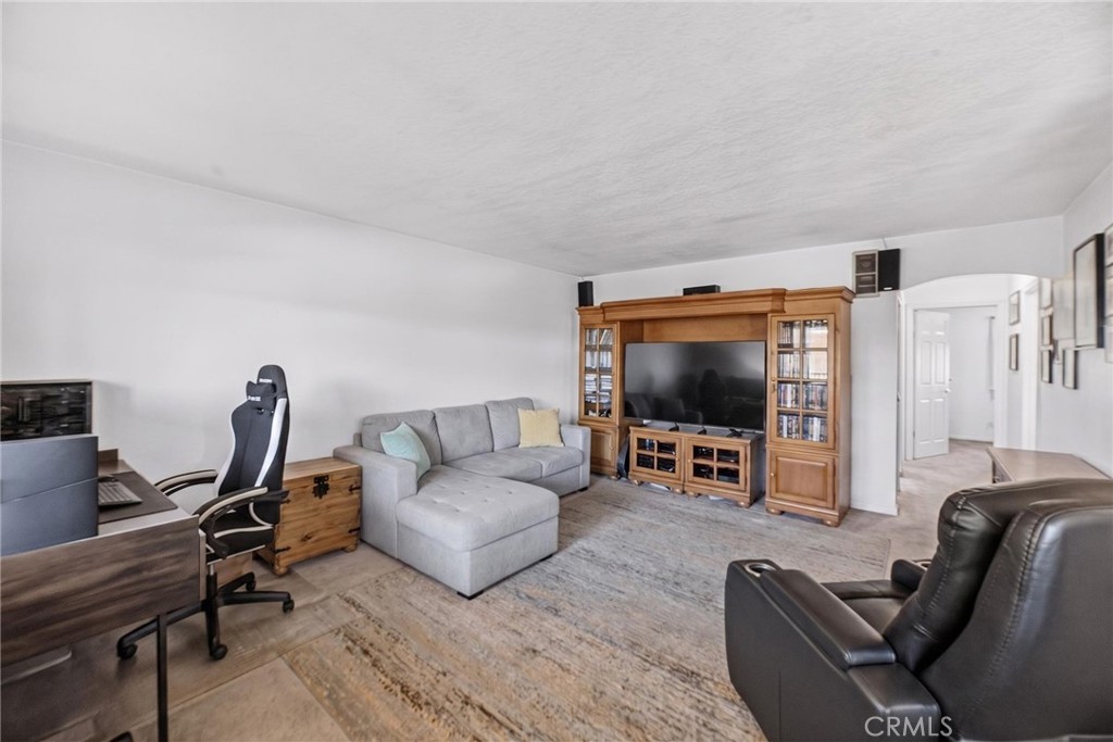 2041 E Grand Ave 52