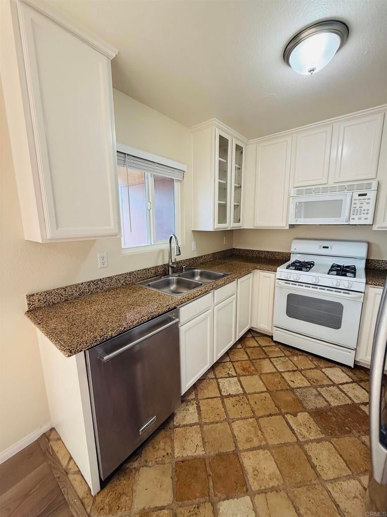 502 Calle Montecito 18