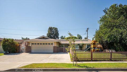 Photo of 340 E Old Mill Rd, Corona, CA 92879 (MLS # CV26064826)