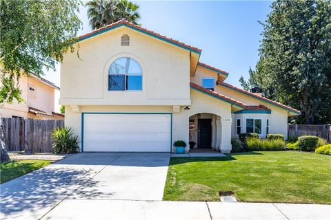 Photo of 1204 Sunrise Court, Paso Robles, CA 93446 (MLS # PI26099831)
