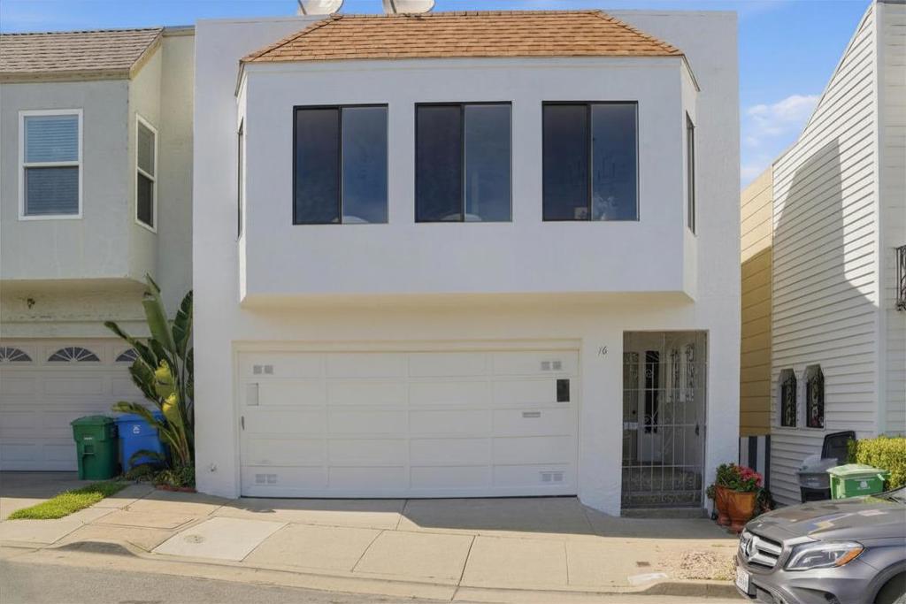 16 Moneta Court