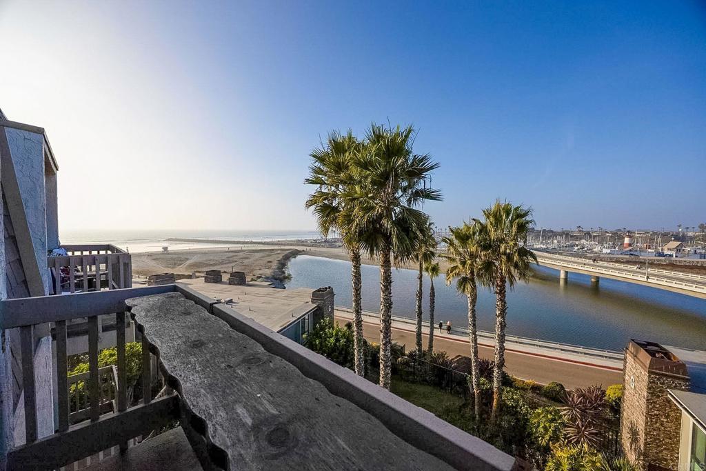 999 N Pacific Street G316