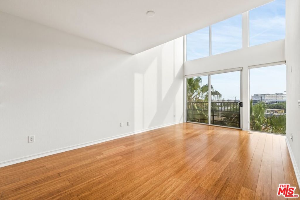 629 Traction Avenue 403