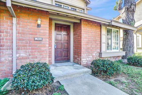 Tiny photo for 1887 Montgomery Avenue, Ventura, CA 93004 (MLS # NDP2602102)