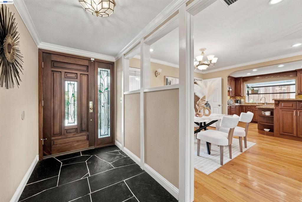 11055 La Paloma Dr DR, Cupertino CA 95014