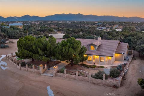 Photo of 7732 Daisy RD, Oak Hills, CA 92344 (MLS # HD26170362)