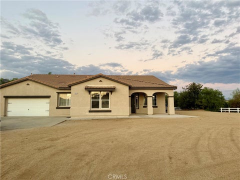 Photo of 18662 Hawkhill AVE, Perris, CA 92570 (MLS # IV26222124)
