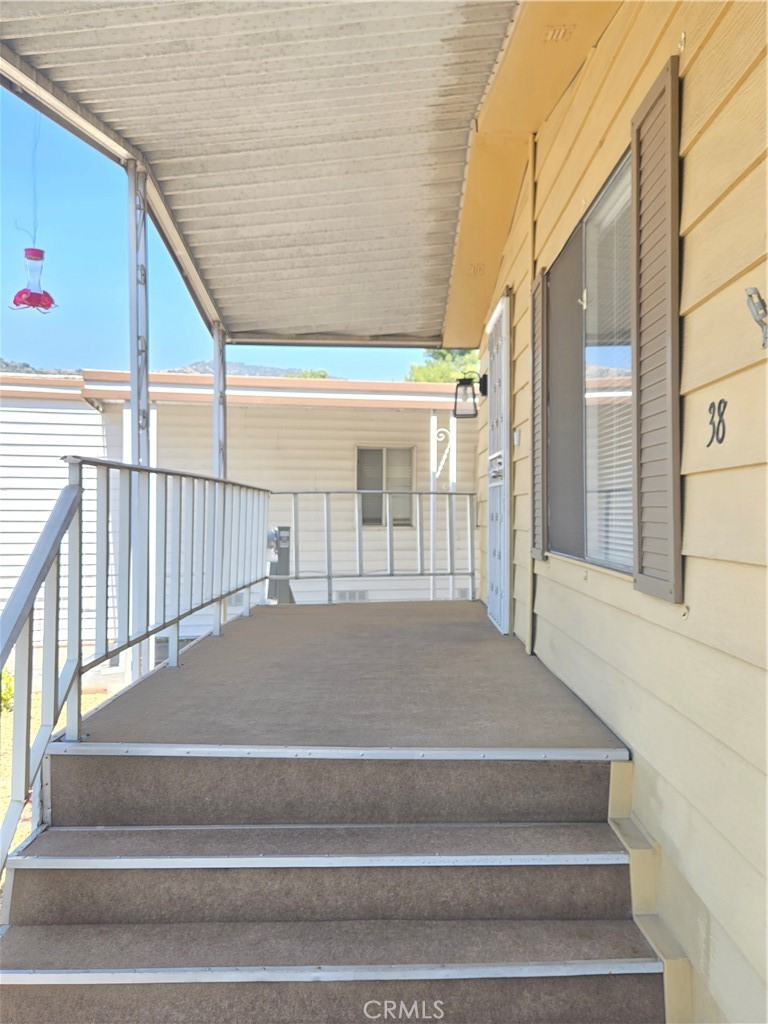 840 E Foothill blvd E 38