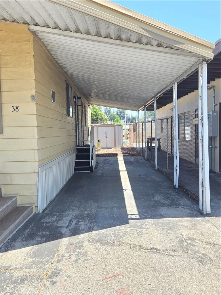 840 E Foothill blvd E 38