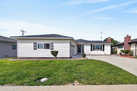 Photo of 782 Fairfax Drive, Salinas, CA 93901 (MLS # ML82045429)