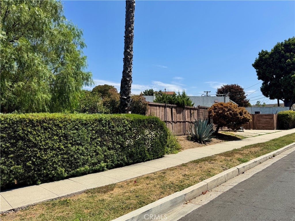 1168 Knoll Drive