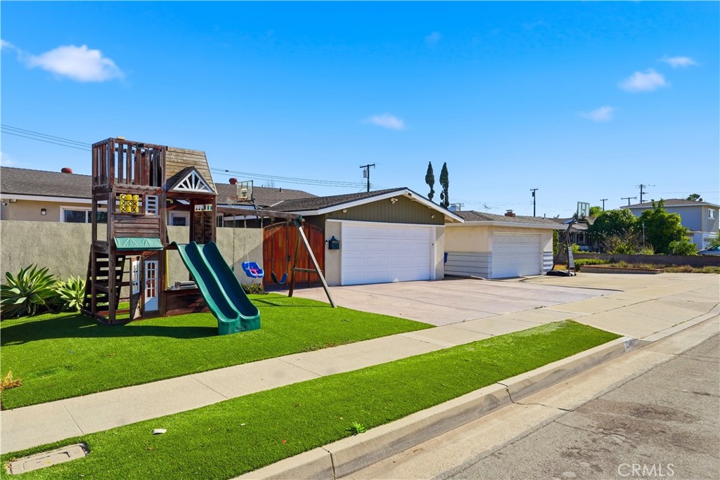 2346 W 234th W