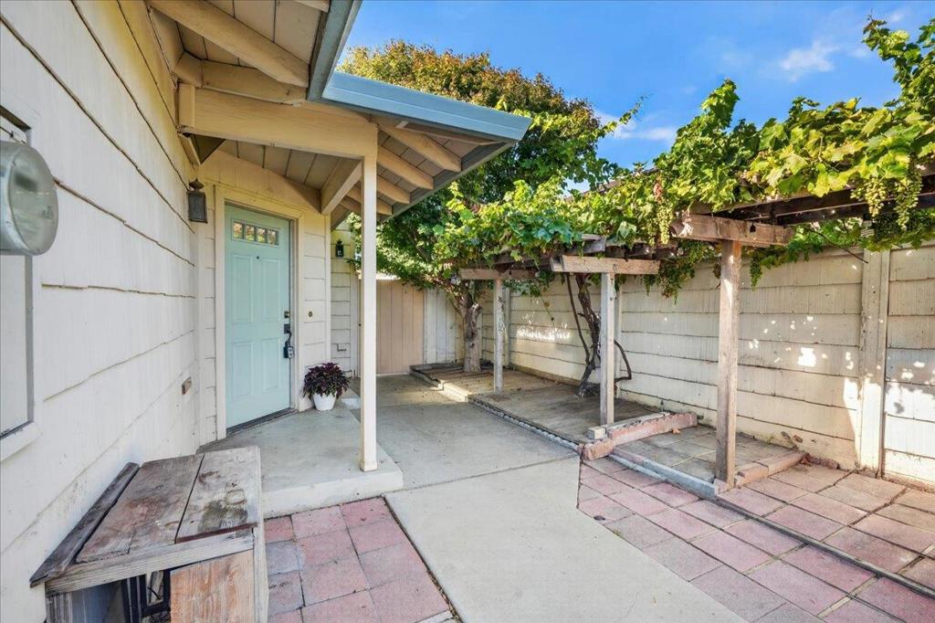 232 W Alvin Drive