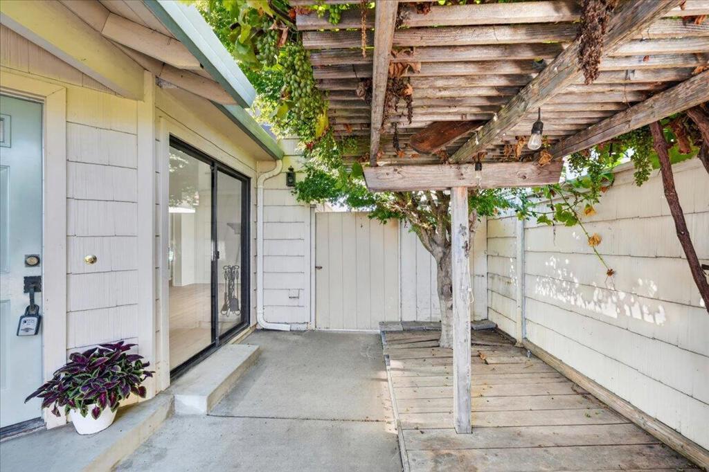 232 W Alvin Drive