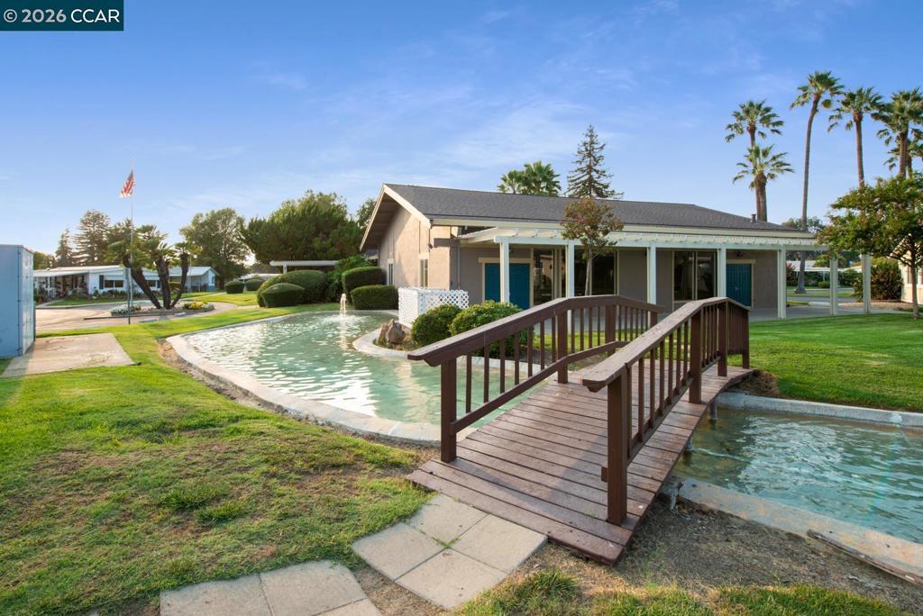 2287 Dalis Dr