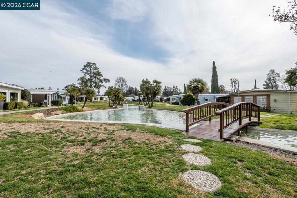 2287 Dalis Dr