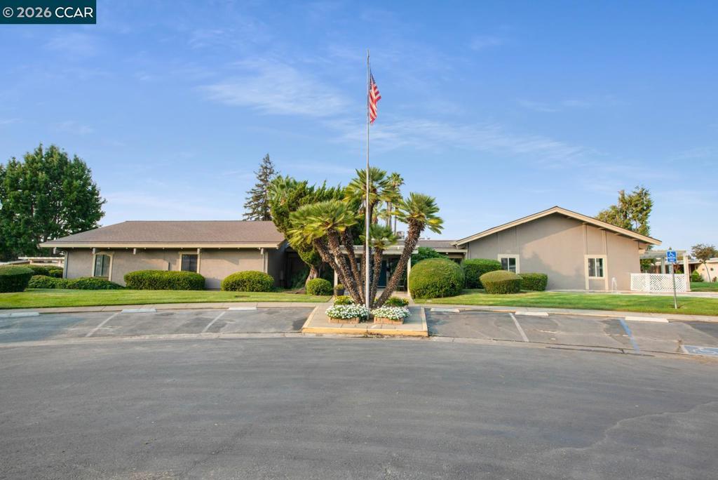 2287 Dalis Dr