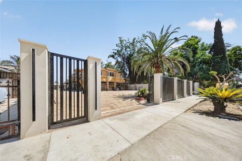 Photo of 7940 Atoll Avenue, North Hollywood, CA 91605 (MLS # SR26198474)