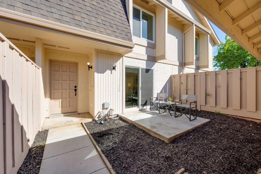 11032 Firethorne Drive