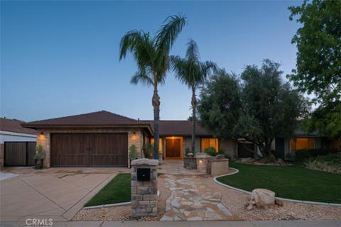 Photo of 13831 Loretta Dr, Tustin, CA 92780 (MLS # NP26109716)