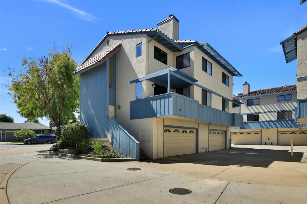 10095 Craft Drive