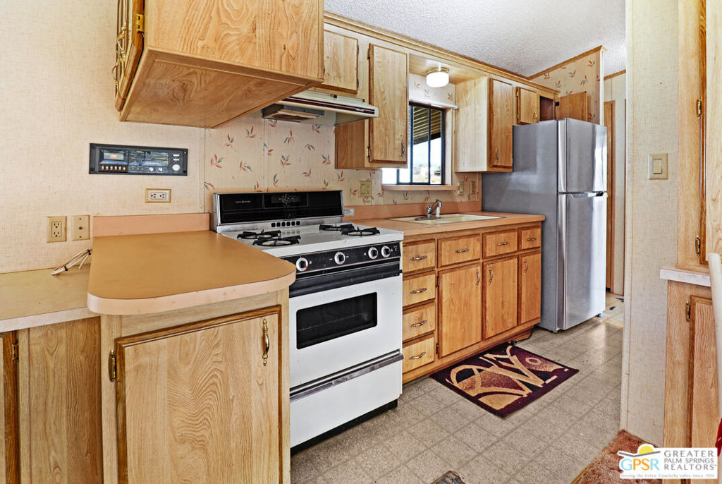 Sungate - Manufactured In Park