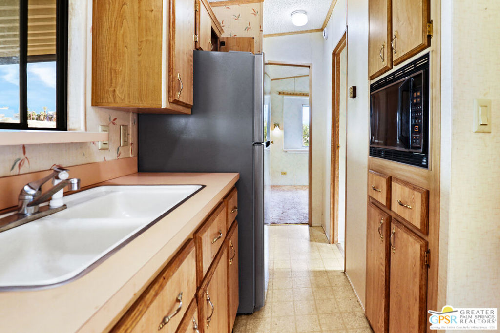 Sungate - Manufactured In Park