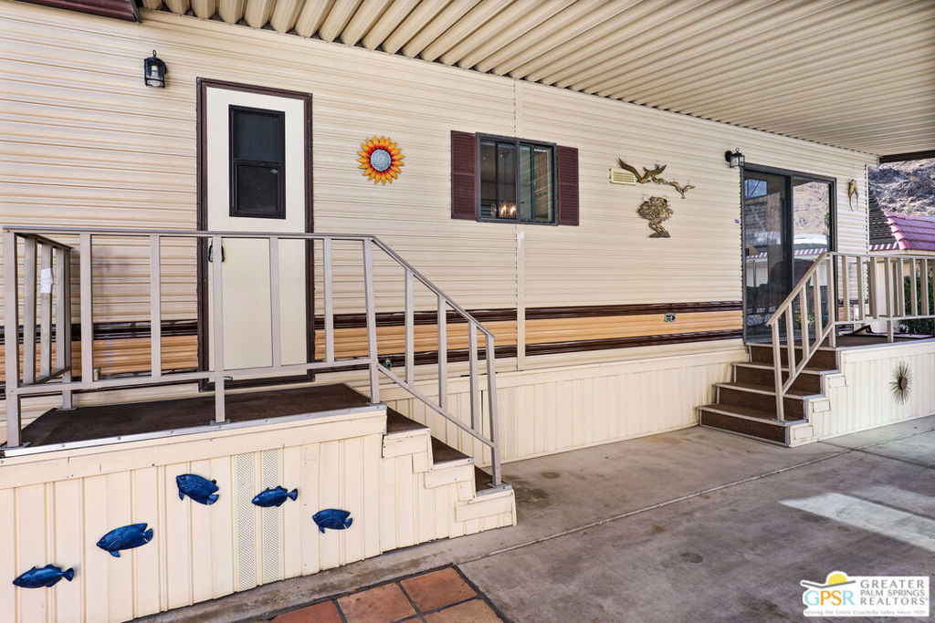 Sungate - Manufactured In Park