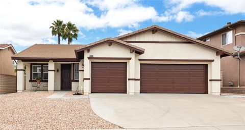 Photo of 40889 Robards Way, Murrieta, CA 92562 (MLS # SW26096455)