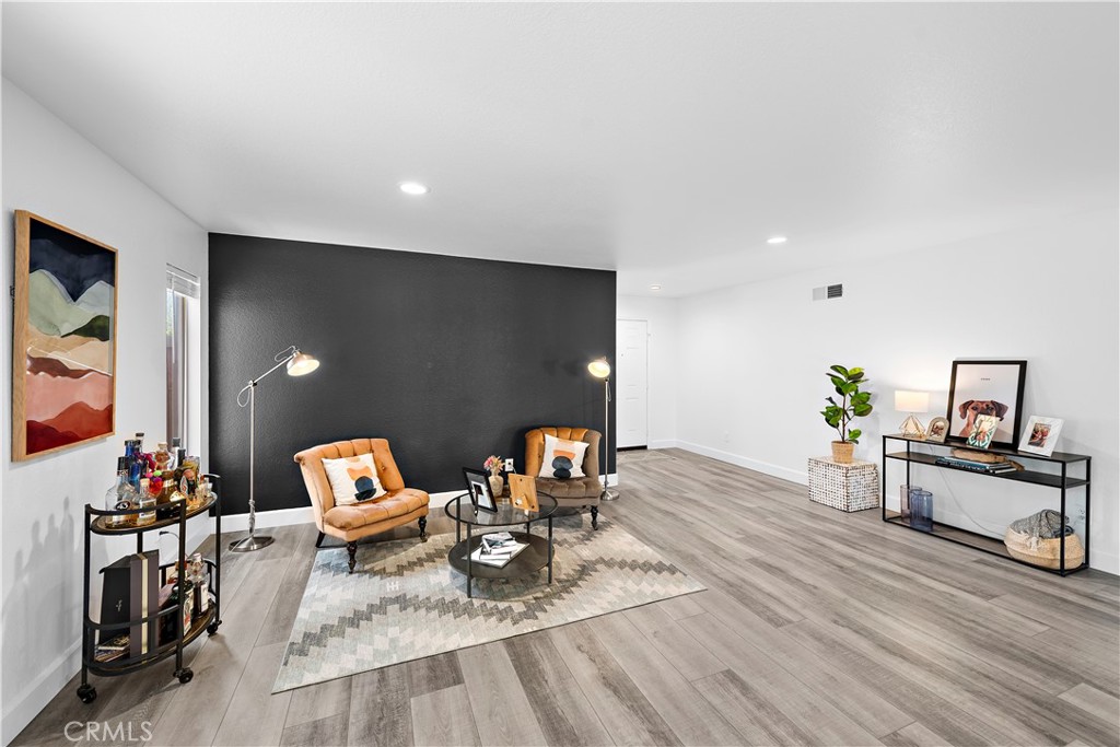 4314 Silver Spring Way