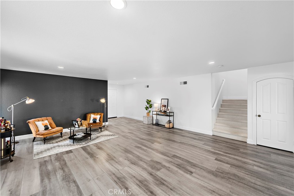 4314 Silver Spring Way