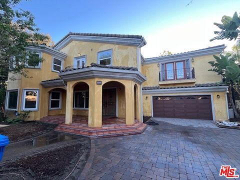 Photo of 8302 S Sepulveda Boulevard, Los Angeles, CA 90045 (MLS # 26640155)