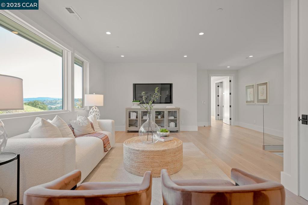 BURTON VALLEY - Residential