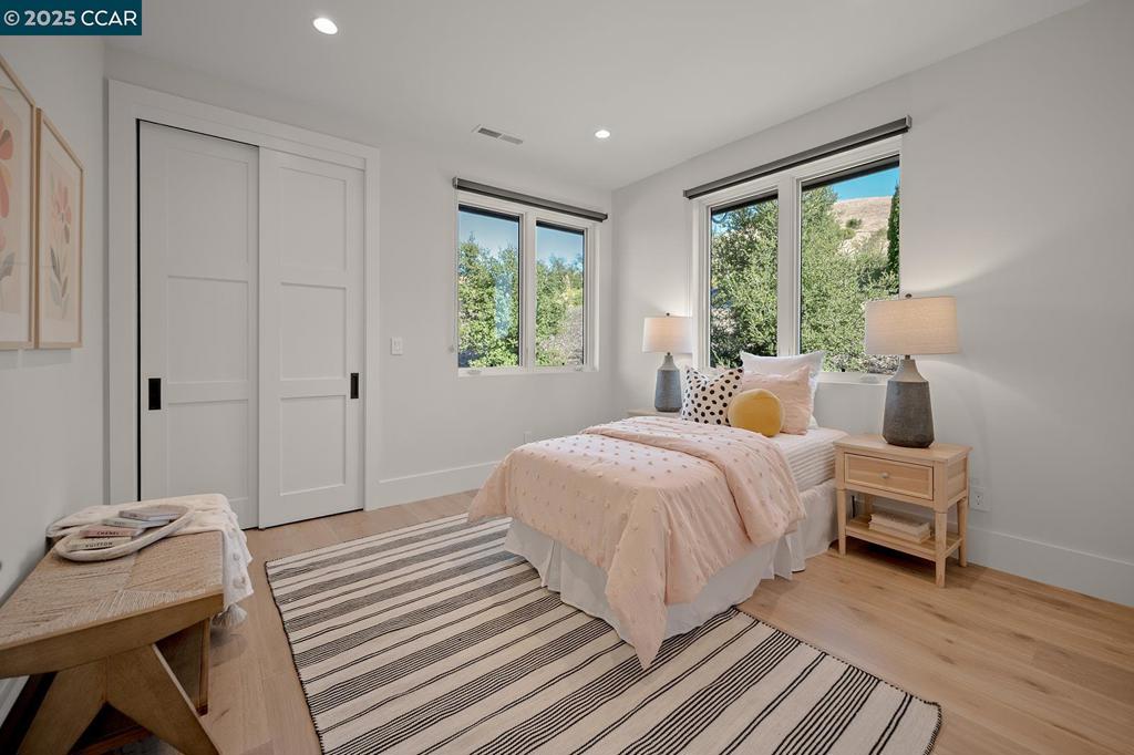 BURTON VALLEY - Residential