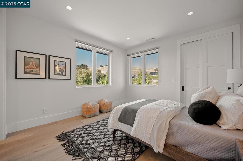 BURTON VALLEY - Residential